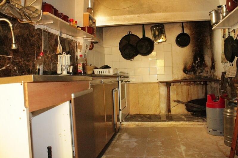 4 bedroom Townhouse for sale