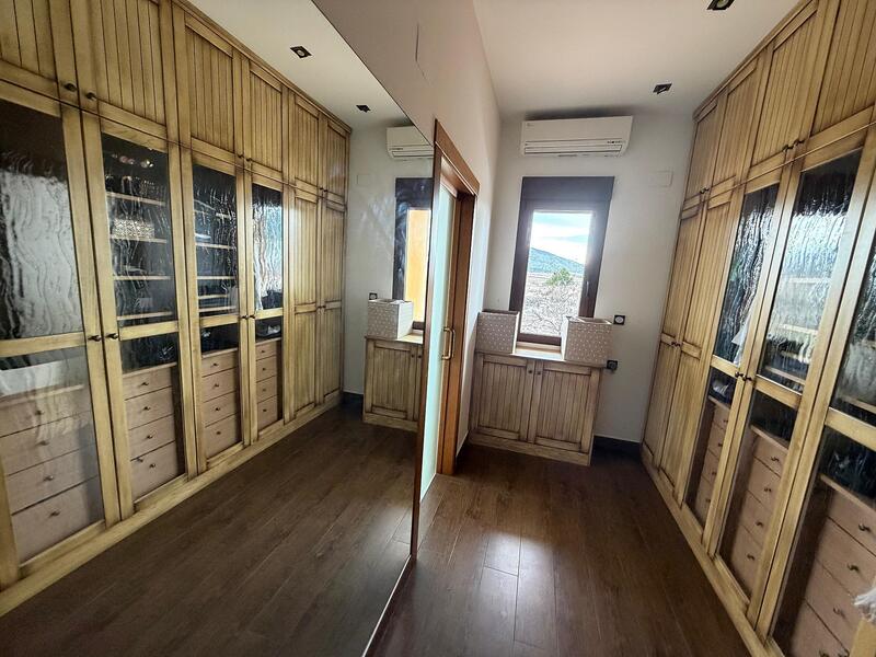 2 Cuarto Casa de Campo en venta