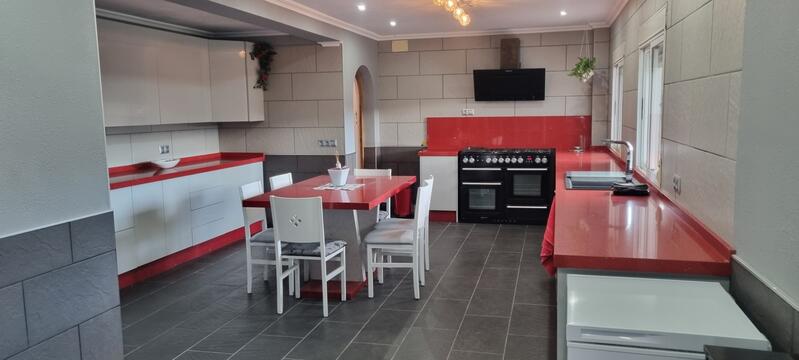 6 bedroom Villa for sale