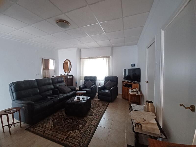 3 bedroom Country House for sale 3 bedroom Country House for sale