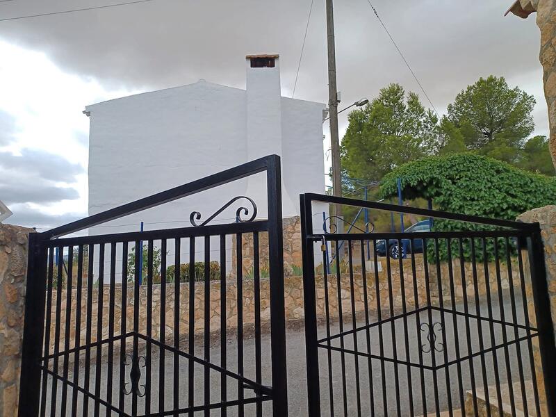 3 bedroom Country House for sale 3 bedroom Country House for sale