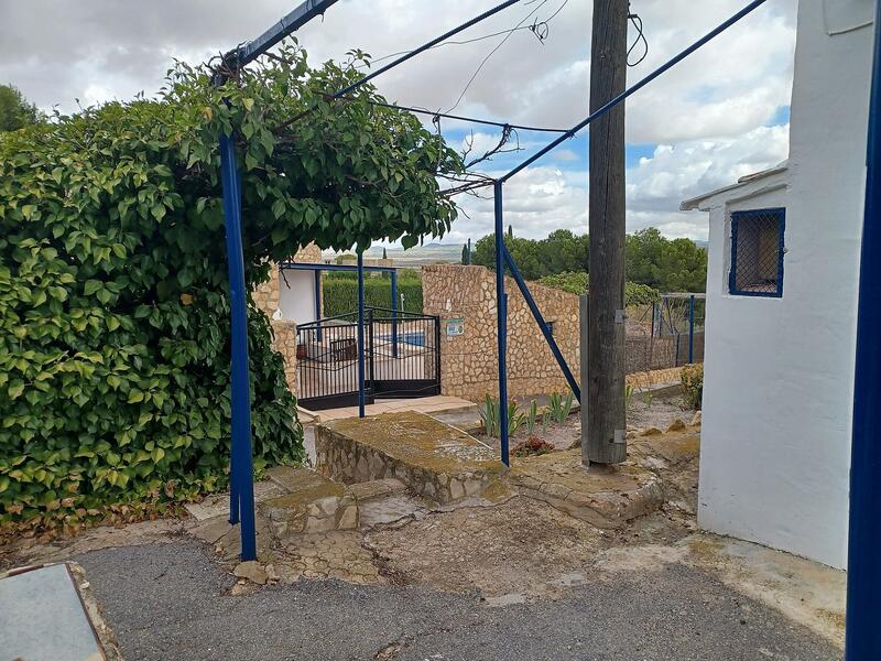 3 bedroom Country House for sale 3 bedroom Country House for sale