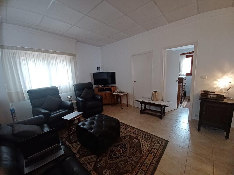 3 bedroom Country House for sale 3 bedroom Country House for sale