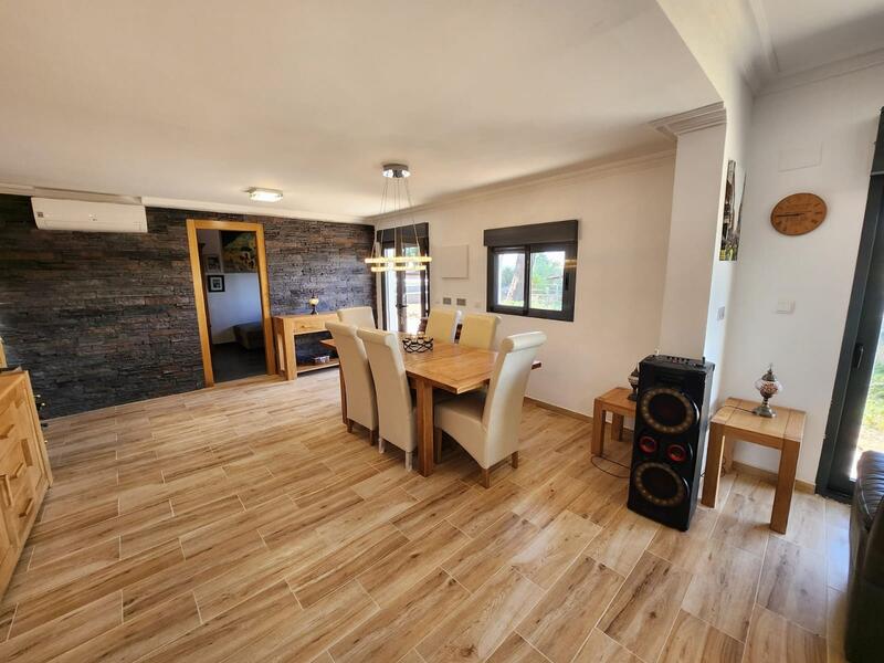 4 bedroom Villa for sale