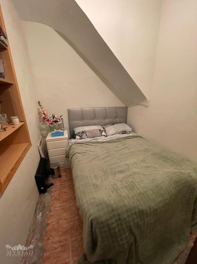 5 soveværelse Byhus til salg