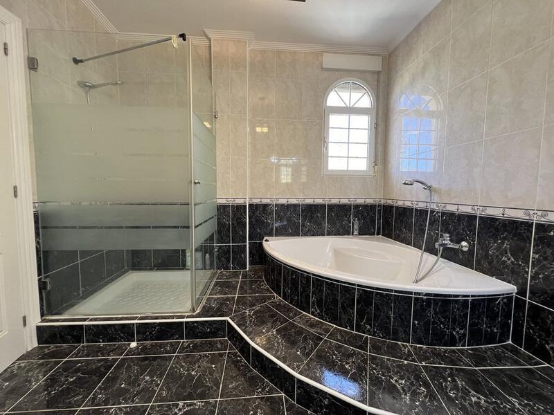 4 bedroom Villa for sale