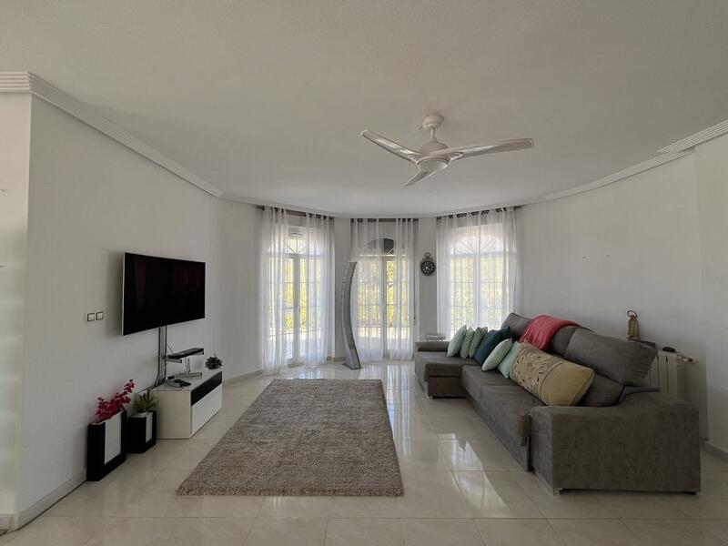 4 bedroom Villa for sale