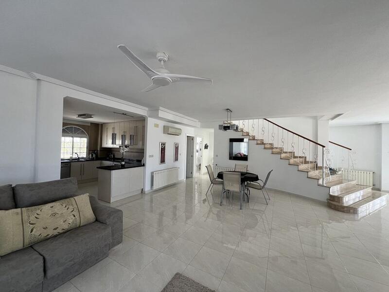 4 bedroom Villa for sale