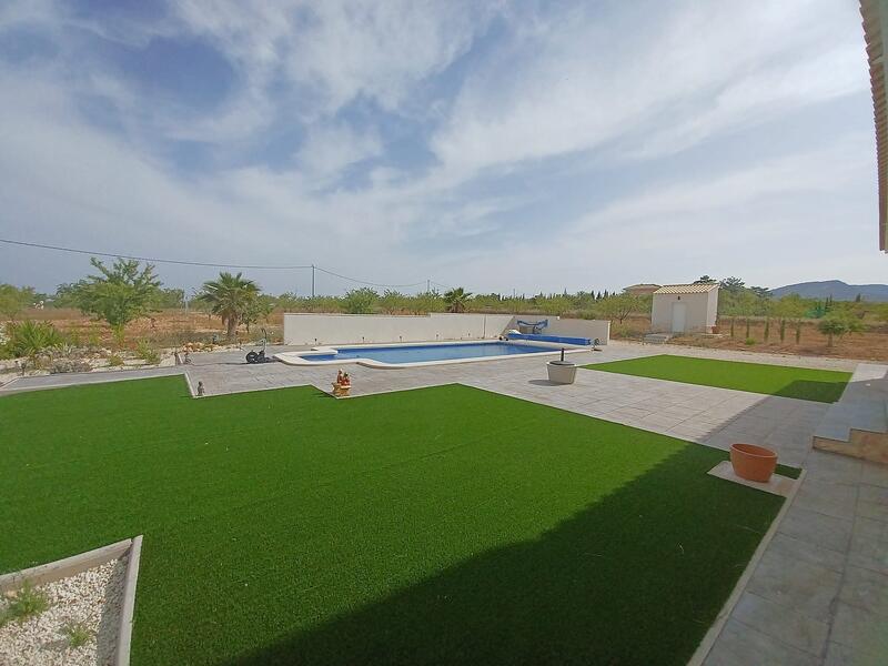 6 bedroom Villa for sale