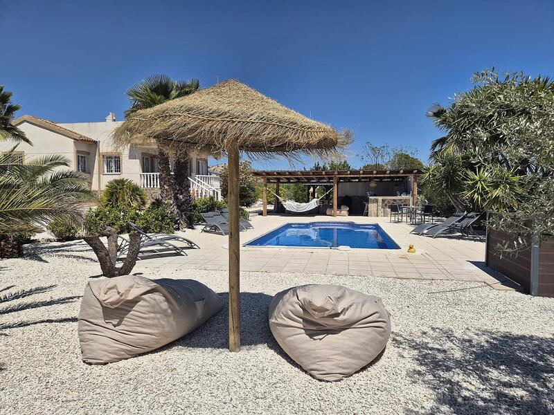 5 bedroom Villa for sale