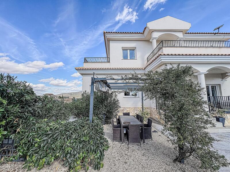 4 bedroom Villa for sale