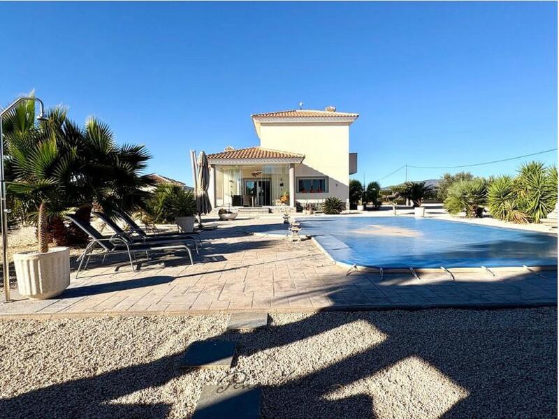 4 bedroom Villa for sale