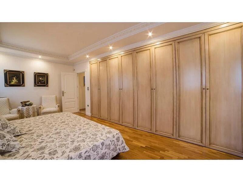 6 bedroom Villa for sale