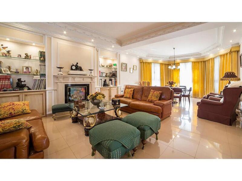 6 bedroom Villa for sale