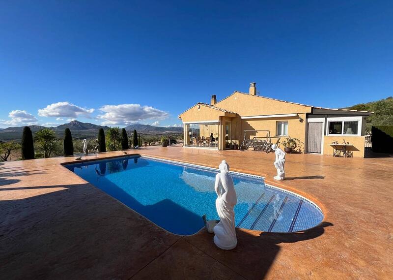 Villa for sale in Sax, Alicante
