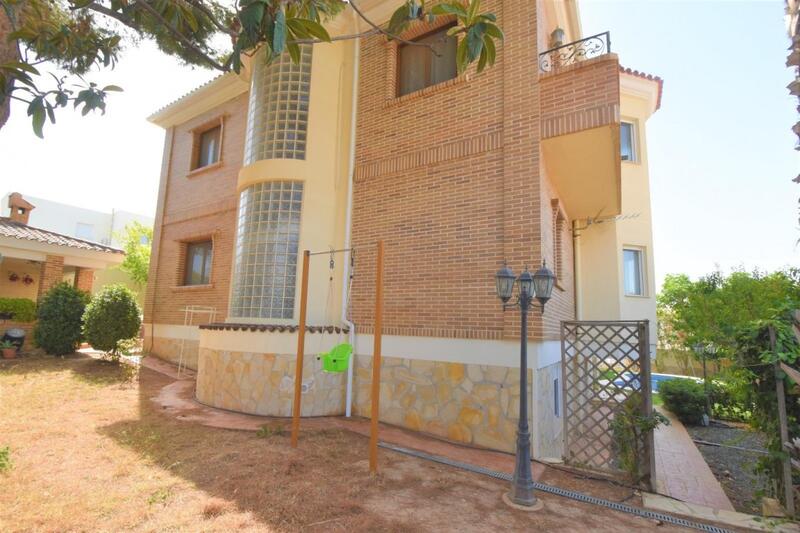 5 bedroom Villa for sale