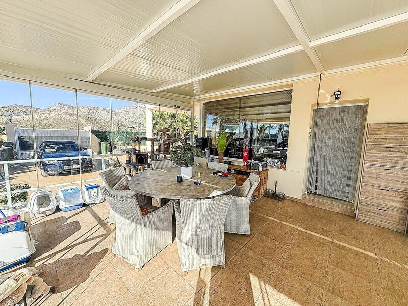 5 bedroom Villa for sale