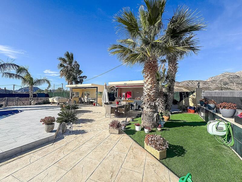 5 bedroom Villa for sale