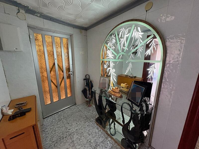 4 bedroom Townhouse for sale