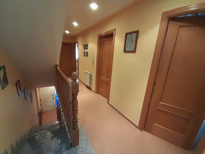 4 bedroom Townhouse for sale