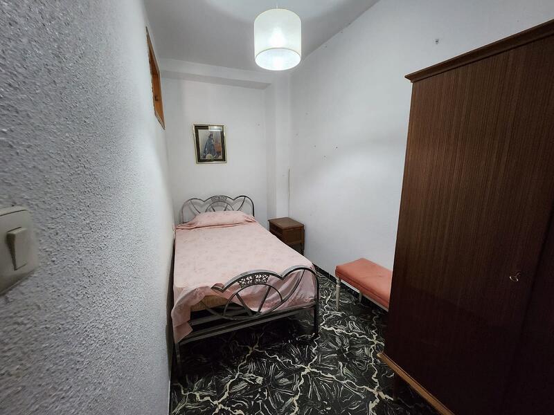 6 bedroom Townhouse for sale