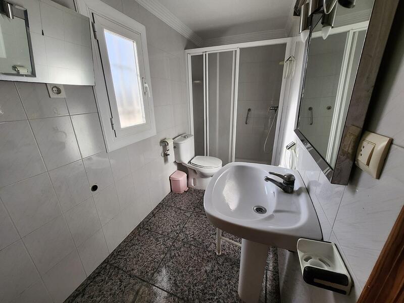 6 bedroom Townhouse for sale