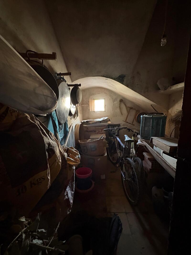 6 bedroom Duplex for sale