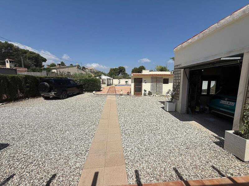 5 bedroom Country House for sale