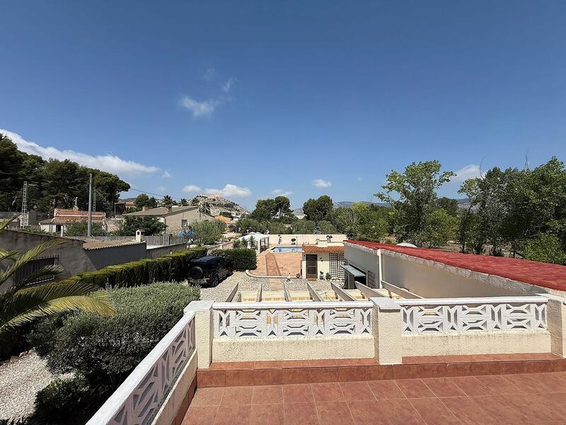 5 bedroom Country House for sale