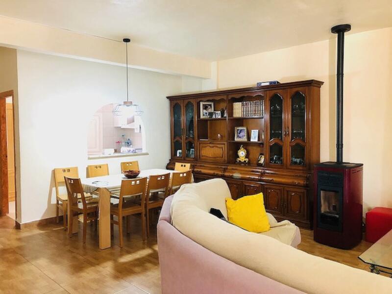 4 спальная комната Деревенский Дом продается