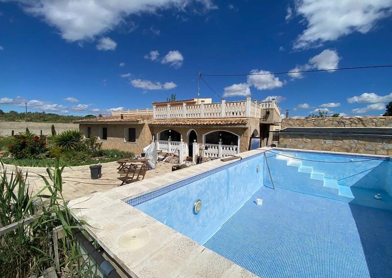 6 bedroom Country House for sale