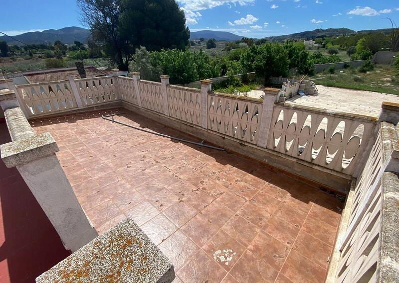 6 bedroom Country House for sale