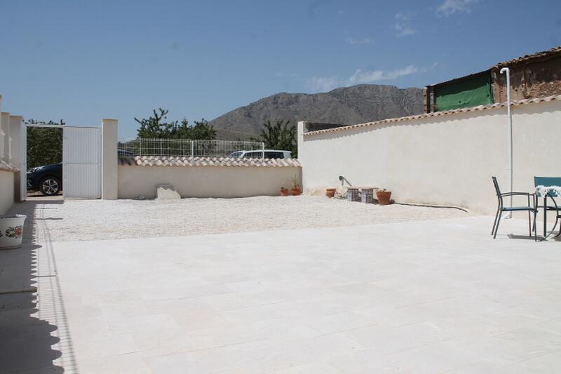 4 Schlafzimmer Landhaus zu verkaufen