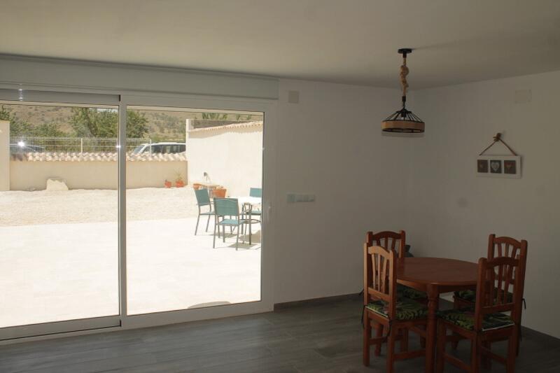 4 Schlafzimmer Landhaus zu verkaufen