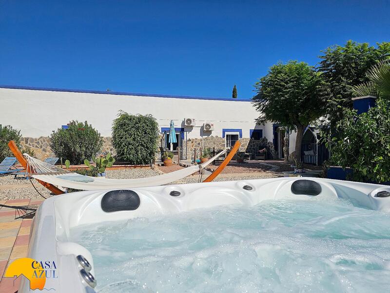 6 bedroom Country House for sale