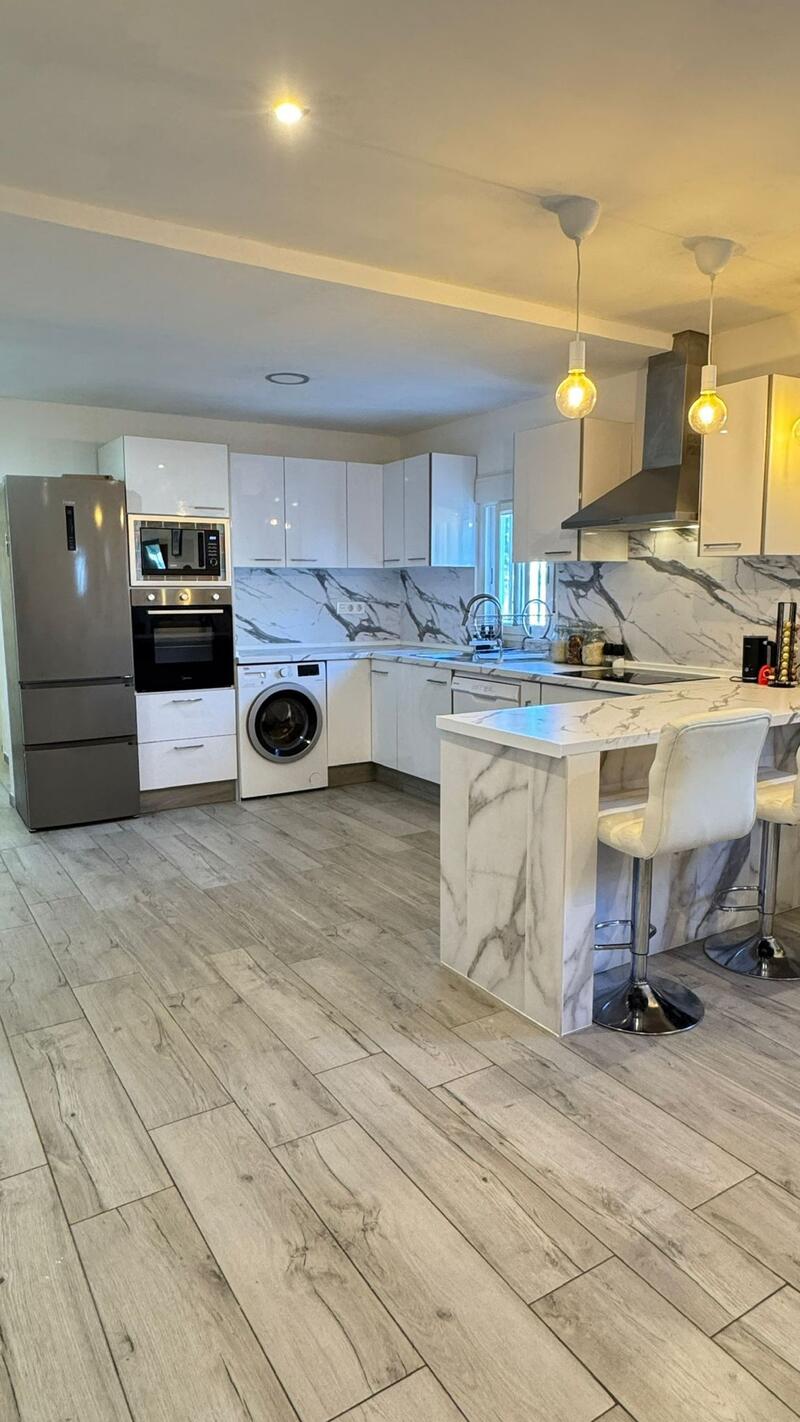 4 bedroom Country House for sale