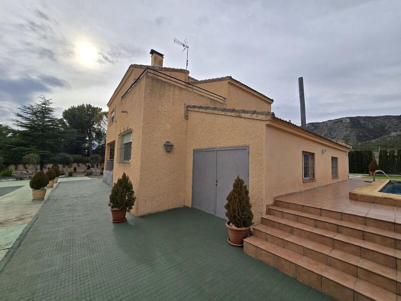 4 soverom Herregård til salgs