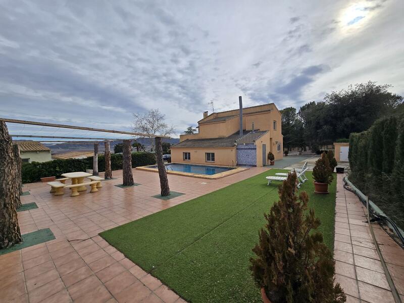 4 soverom Herregård til salgs