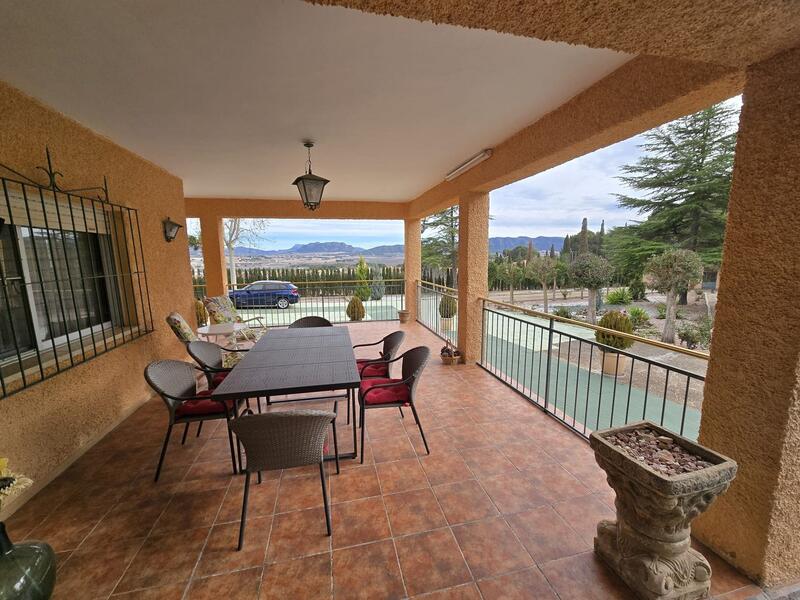 4 soverom Herregård til salgs