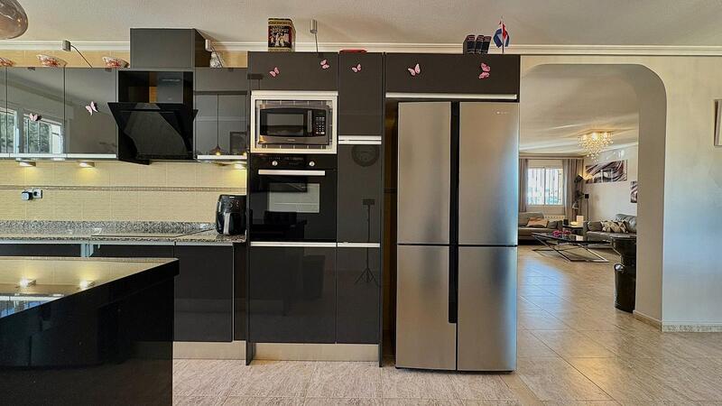 4 slaapkamer Villa Te koop 4 slaapkamer Villa Te koop