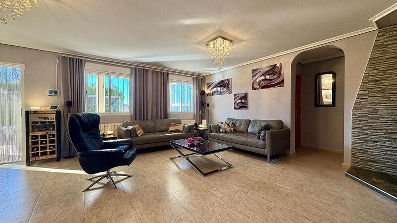 4 slaapkamer Villa Te koop 4 slaapkamer Villa Te koop