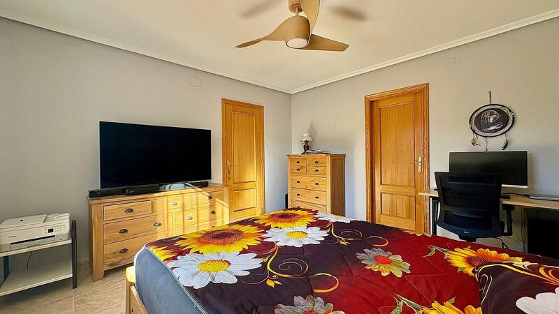 4 slaapkamer Villa Te koop 4 slaapkamer Villa Te koop