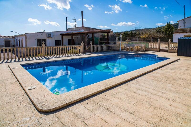 5 Cuarto Casa de Campo en venta