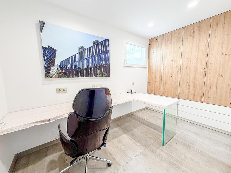 4 bedroom Commercial Property for sale