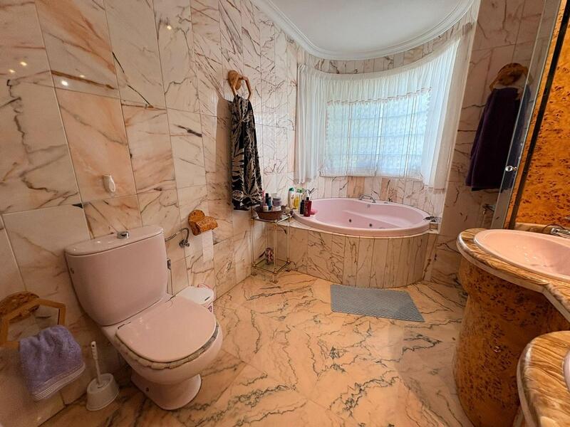 6 Cuarto Villa en venta