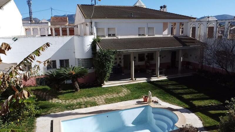 6 Cuarto Villa en venta