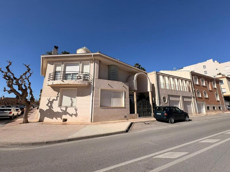 6 Cuarto Villa en venta