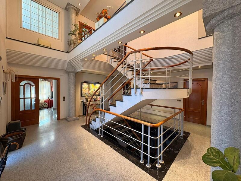 6 Cuarto Villa en venta