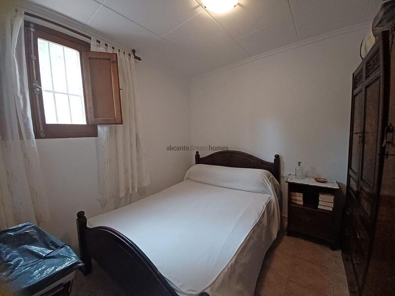 3 bedroom Country House for sale 3 bedroom Country House for sale