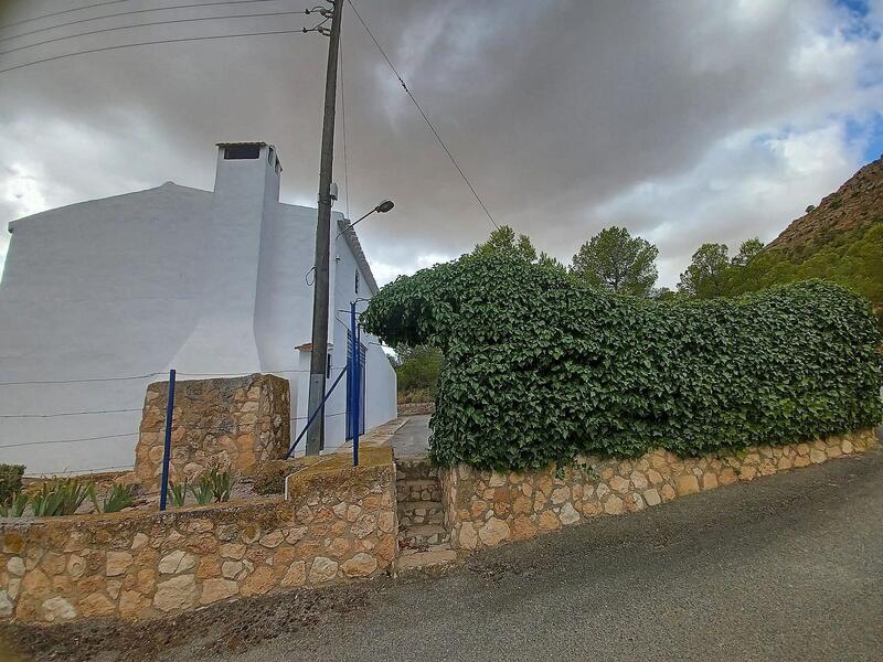 3 bedroom Country House for sale 3 bedroom Country House for sale